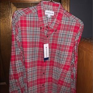 Men’s Plaid Button Down.